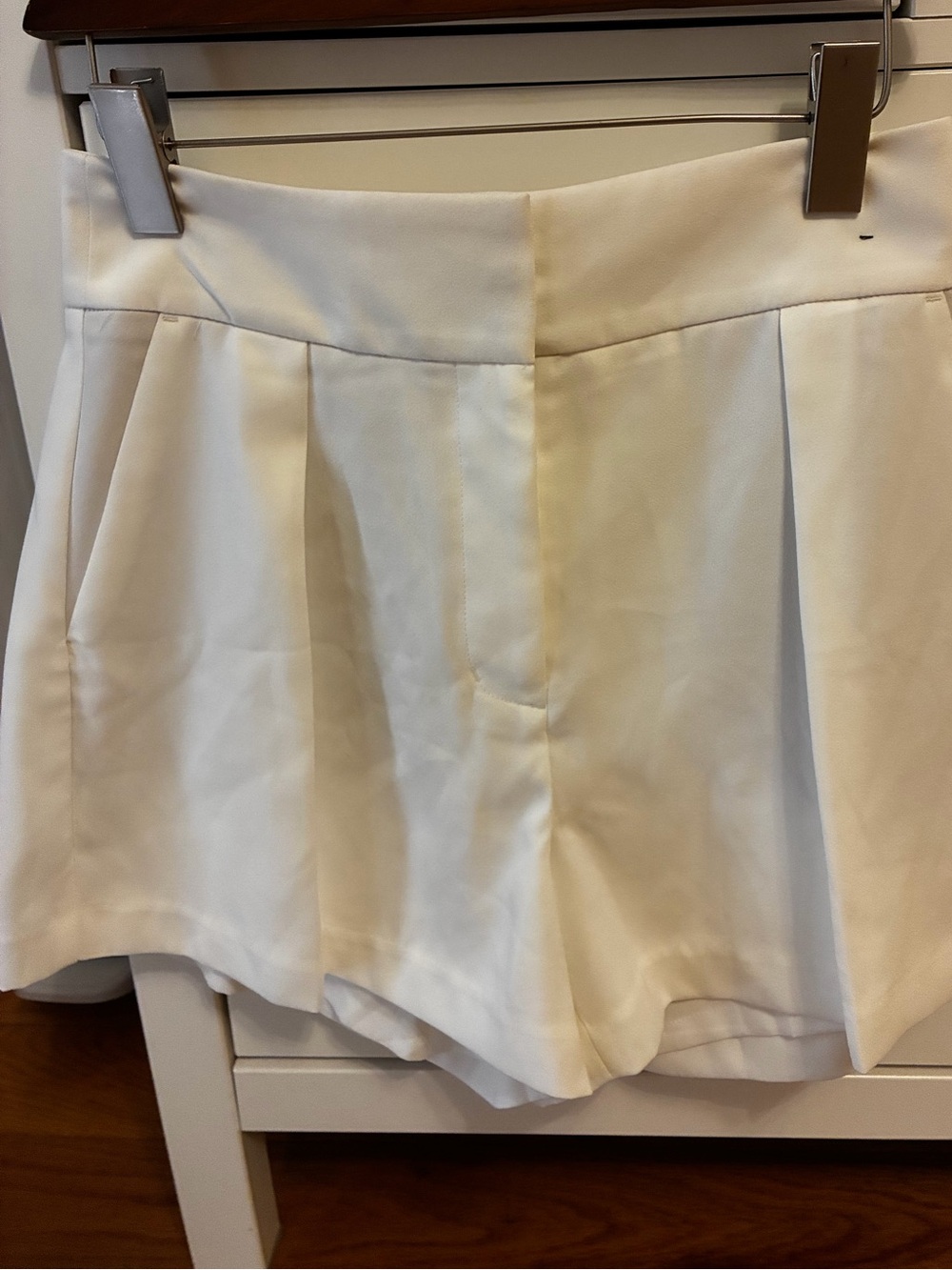 Express White Linen Stylist Shorts - NWOT (Tried On Only!) - Picture 4 of 8
